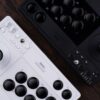 8BITDO Controle Bluetoth e Com Fio Arcade Stick Para Xbox e PC BRANCO